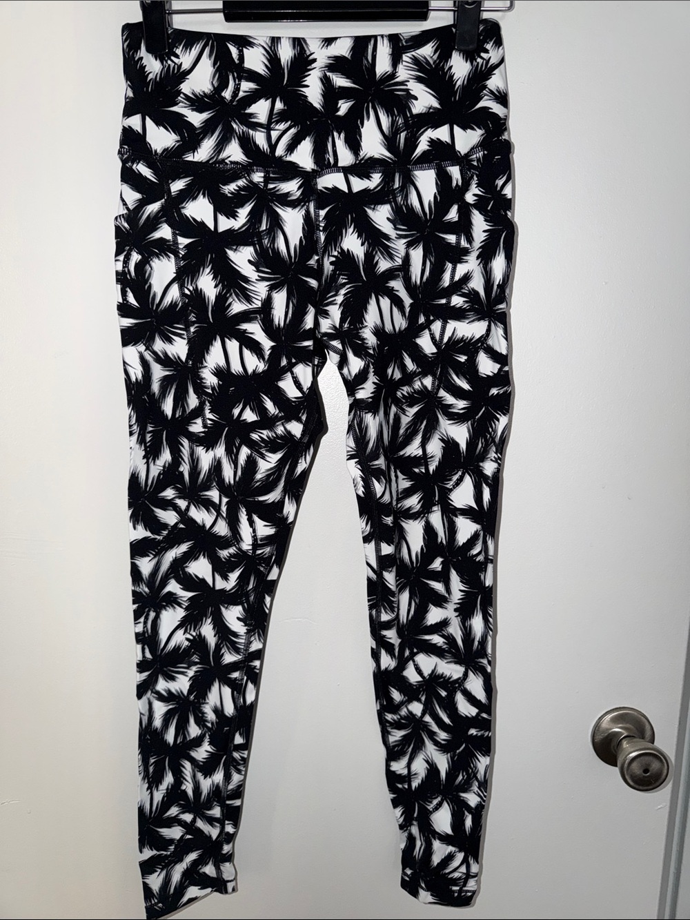 Women’s Black & White Palm Print  Leggings